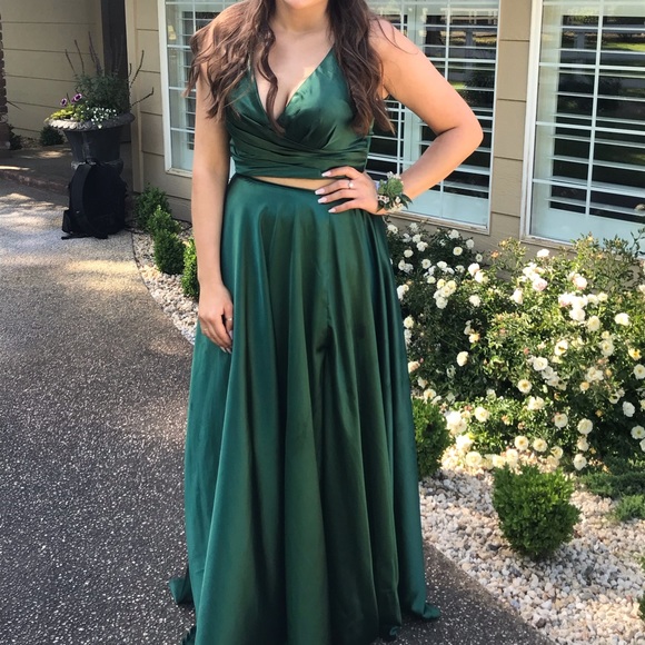 deep green prom dress